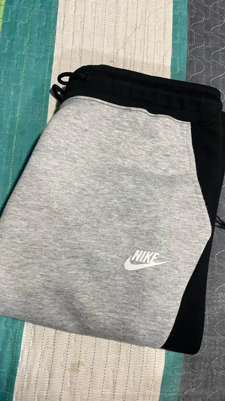 Buzo Nike tech gris y negro - 3