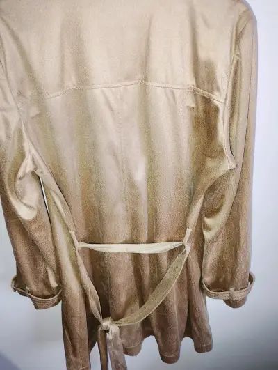Abrigo beige de mujer con doble botonadura - miniatura 4