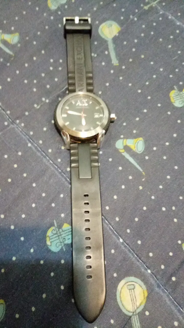 Reloj Armani Exchange negro clásico - 1