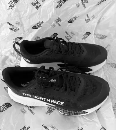 Zapatillas negras The North Face Altamesa - miniatura 2