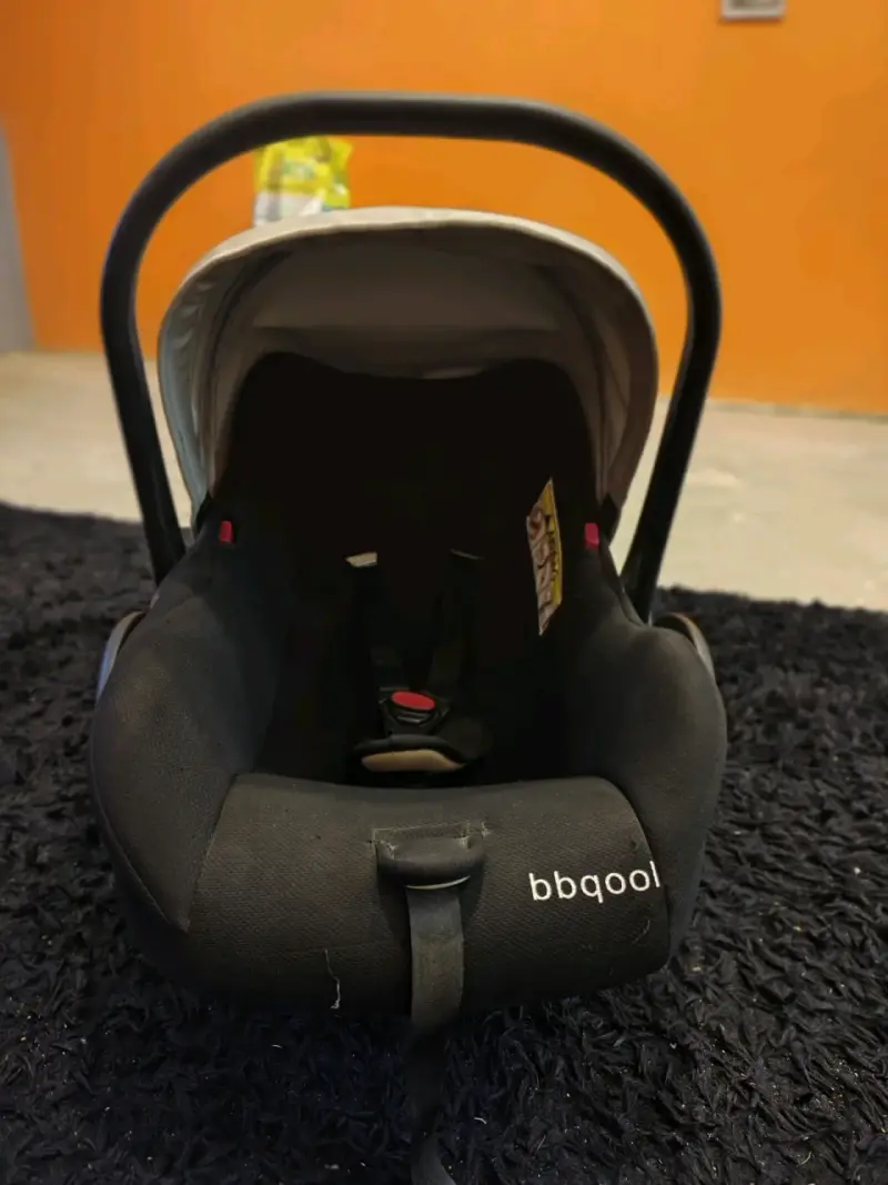 Silla de auto huevo para bebé Bbqool negra - 1