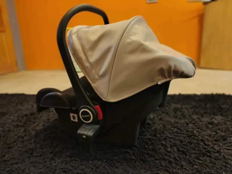 Silla de auto huevo para bebé Bbqool negra - 2