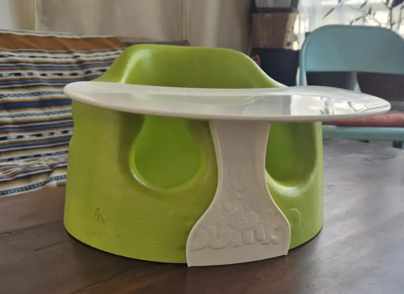 Asiento Bumbo para bebé verde con bandeja - 1