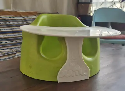 Asiento Bumbo para bebé verde con bandeja - miniatura 1