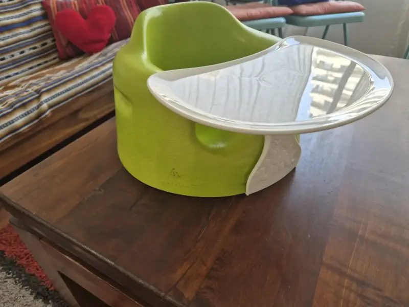 Asiento Bumbo para bebé verde con bandeja - 2