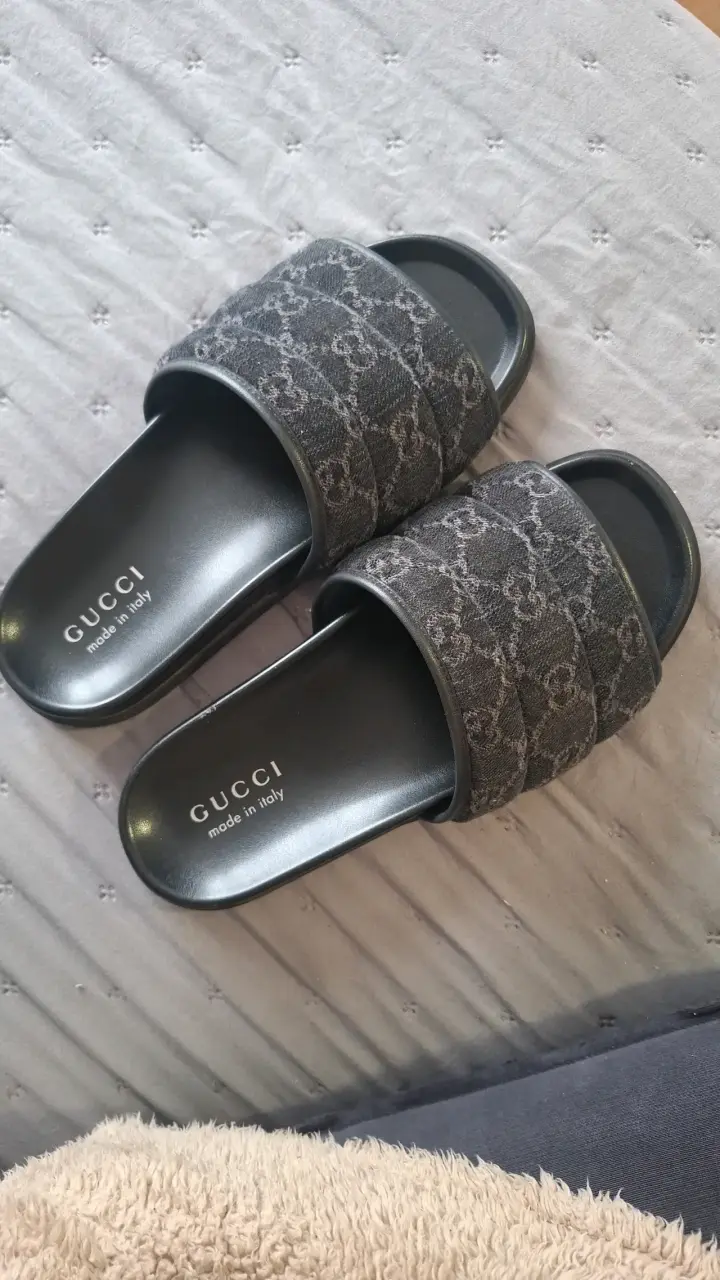 Sandalias Gucci negras de lujo - 1