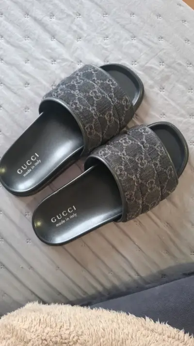 Sandalias Gucci negras de lujo - miniatura 1