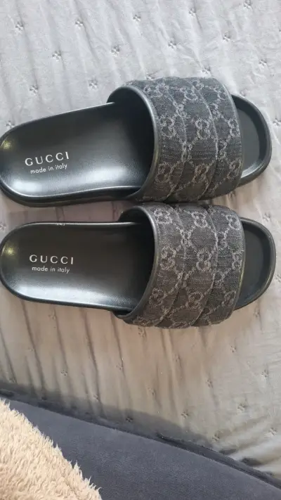 Sandalias Gucci negras de lujo - miniatura 2