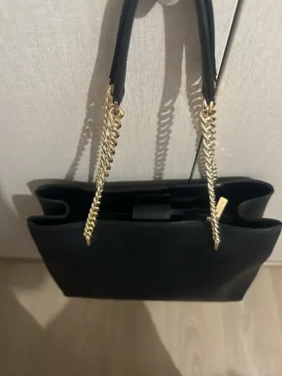 🖤 Cartera Michael Kors con cadena dorada 🖤 - miniatura 3