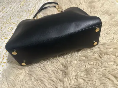 🖤 Cartera Michael Kors con cadena dorada 🖤 - miniatura 4