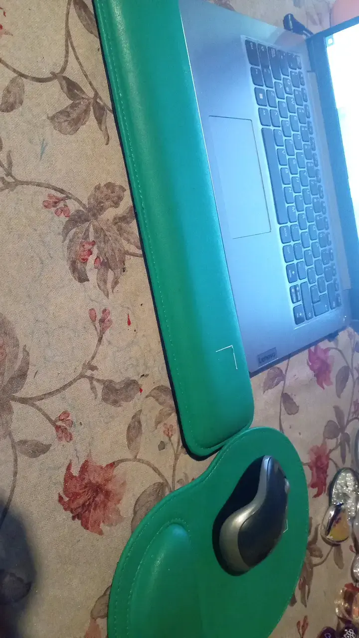 Reposamuñecas ergonómico verde para teclado - 2