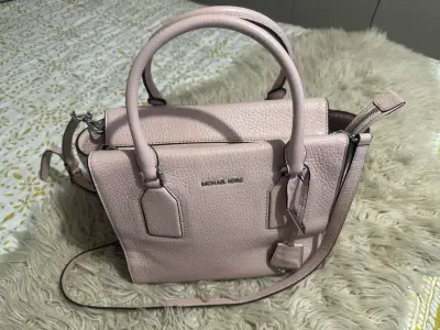 💗 Cartera Michael Kors Mercer Satchel Rosada 💗 - miniatura 2