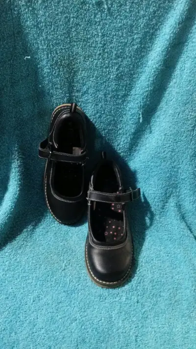 Zapatos escolares negros para niña - miniatura 1