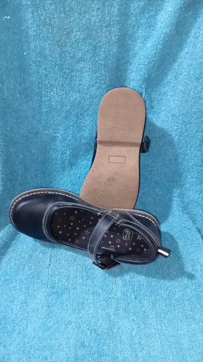 Zapatos escolares negros para niña - miniatura 3