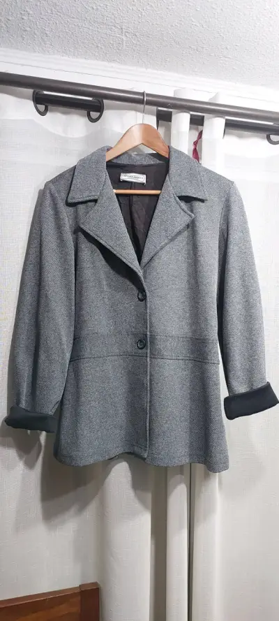Blazer gris de mujer elegante - miniatura 1