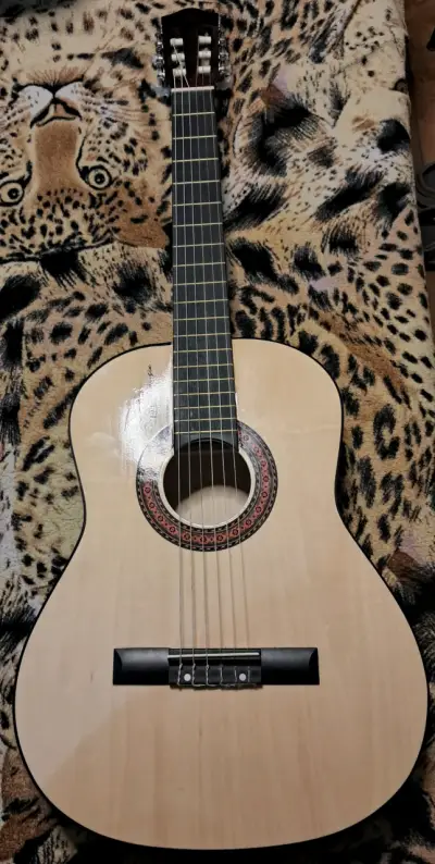 Guitarra acústica clásica de madera - miniatura 4