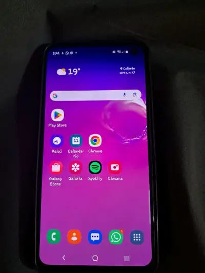 Smartphone Samsung Galaxy S10e en buen estado - miniatura 1