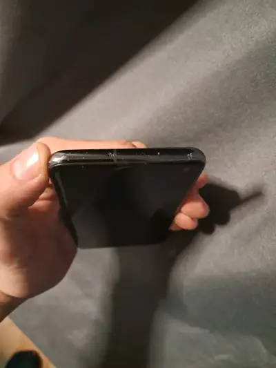 Smartphone Samsung Galaxy S10e en buen estado - miniatura 3