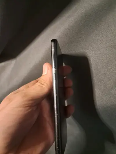 Smartphone Samsung Galaxy S10e en buen estado - miniatura 4