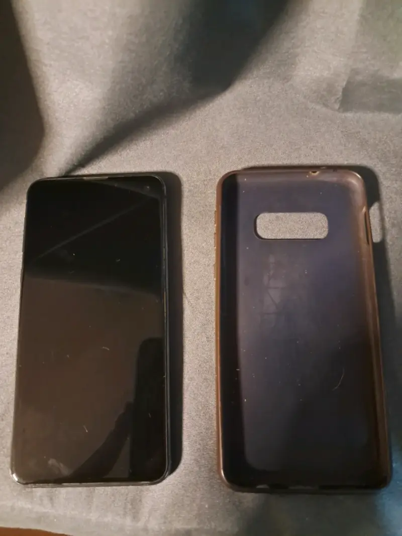 Smartphone Samsung Galaxy S10e en buen estado - 6