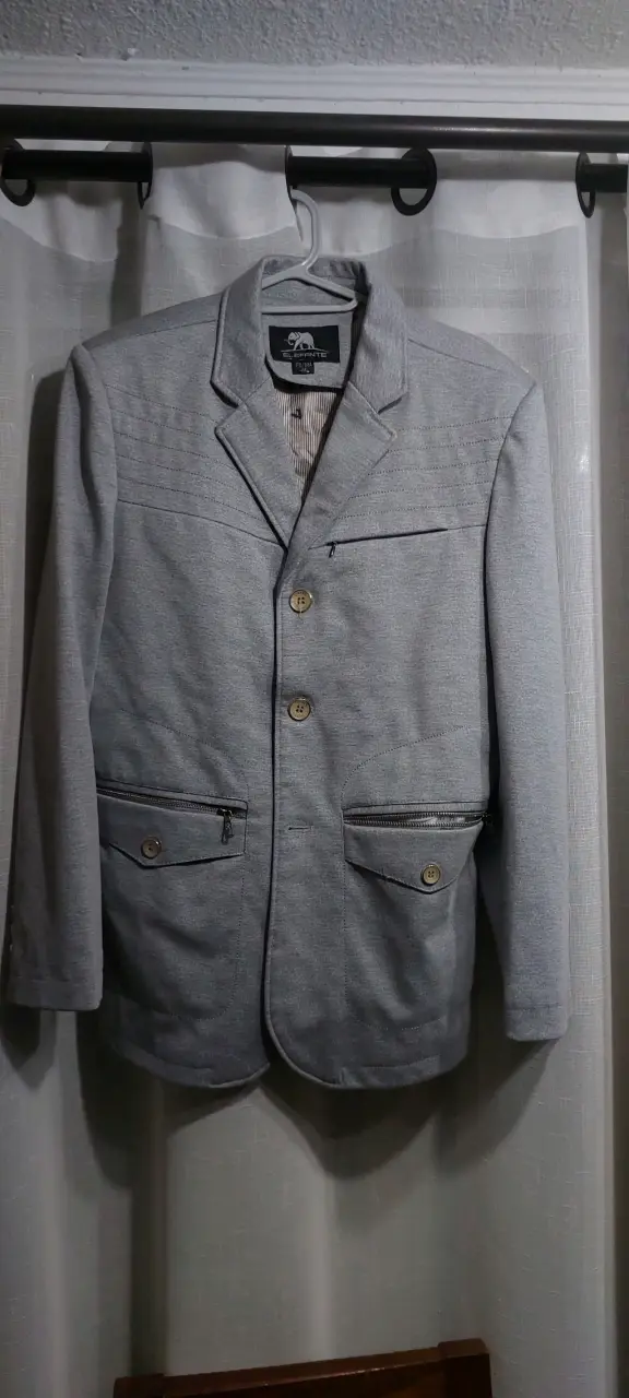 Blazer gris marca Elefante con bolsillos - 1