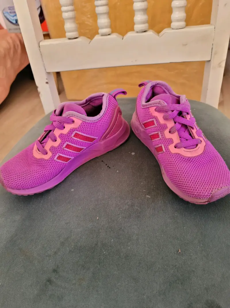Zapatillas deportivas infantiles morada