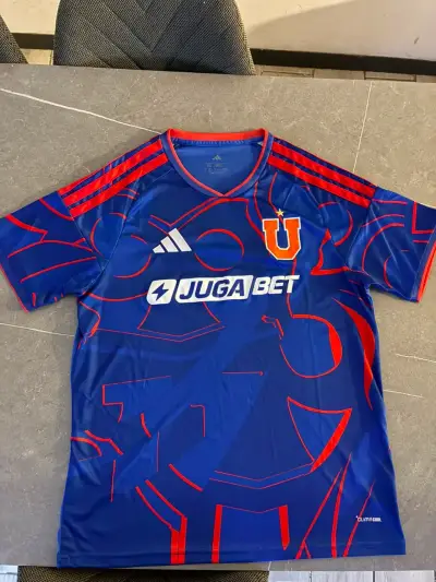 Camiseta Universidad de Chile 2026. Réplica. - miniatura 1