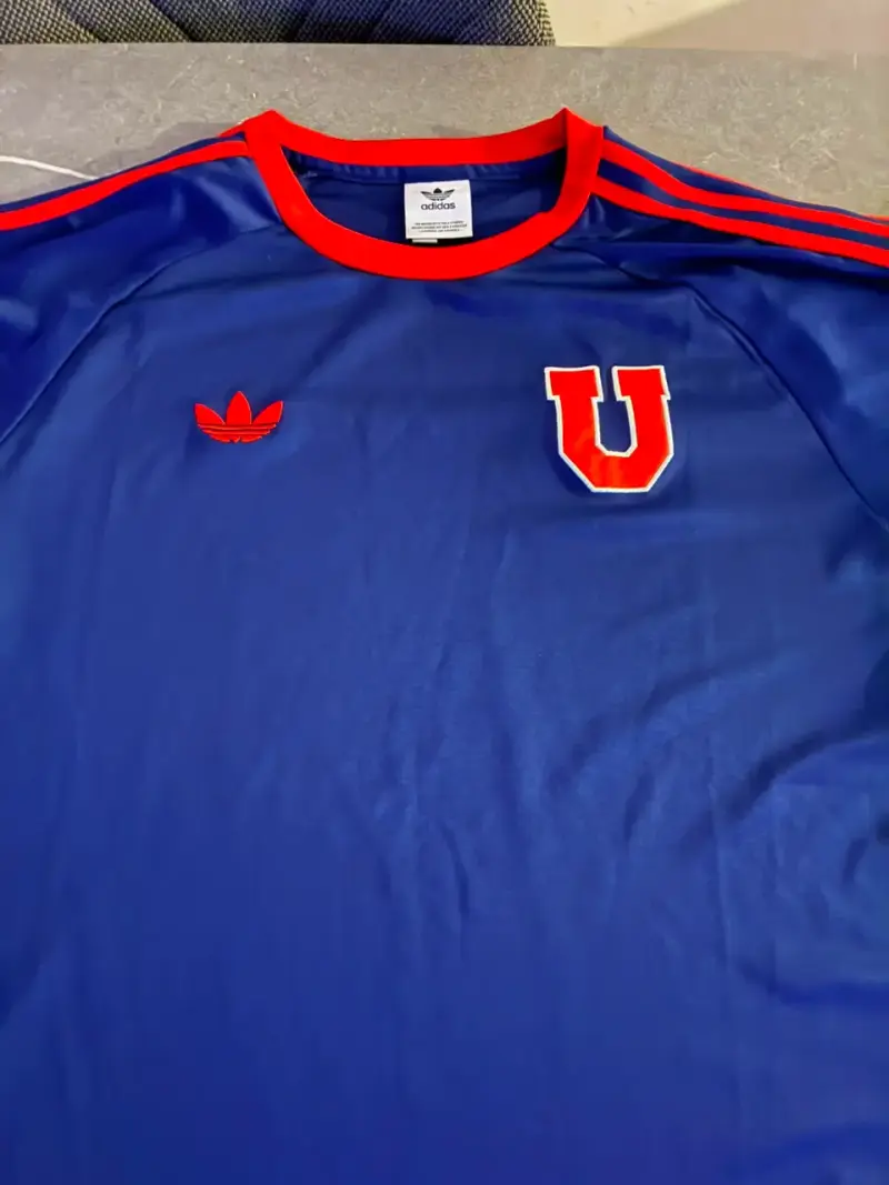 Polera Adidas Universidad de Chile. Réplica - 2