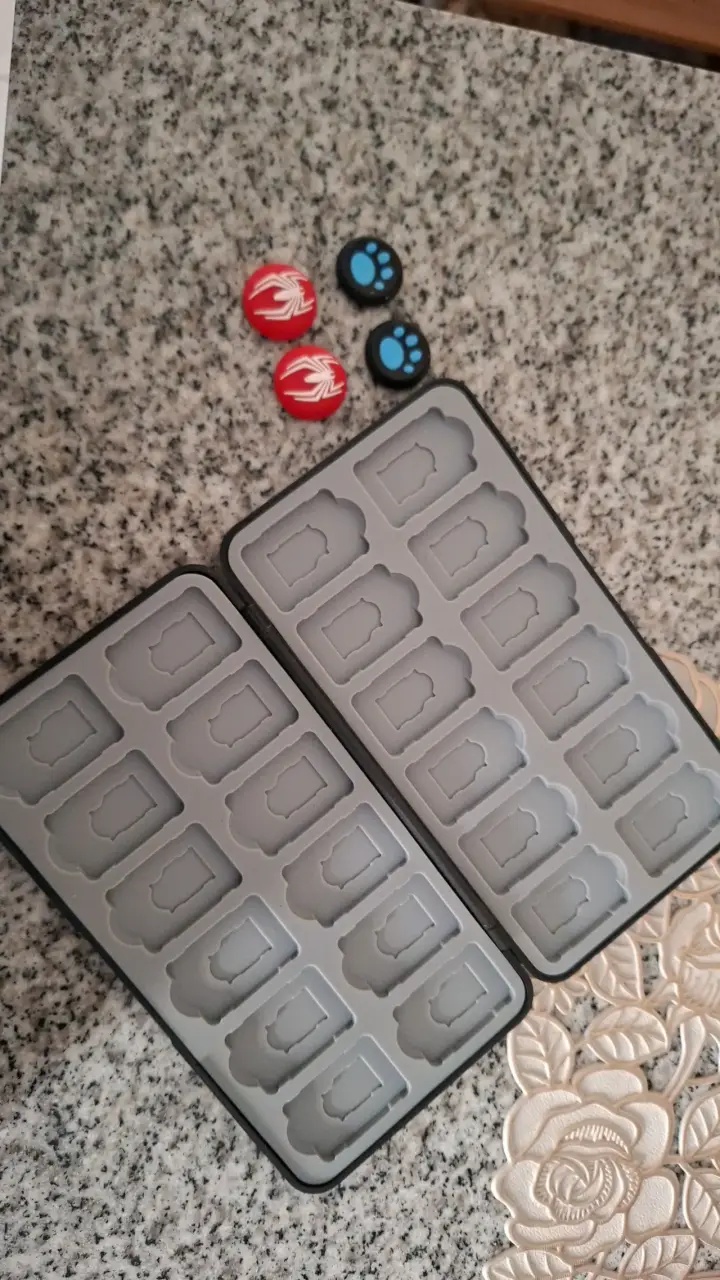 Estuche organizador para fichas de juego - 1