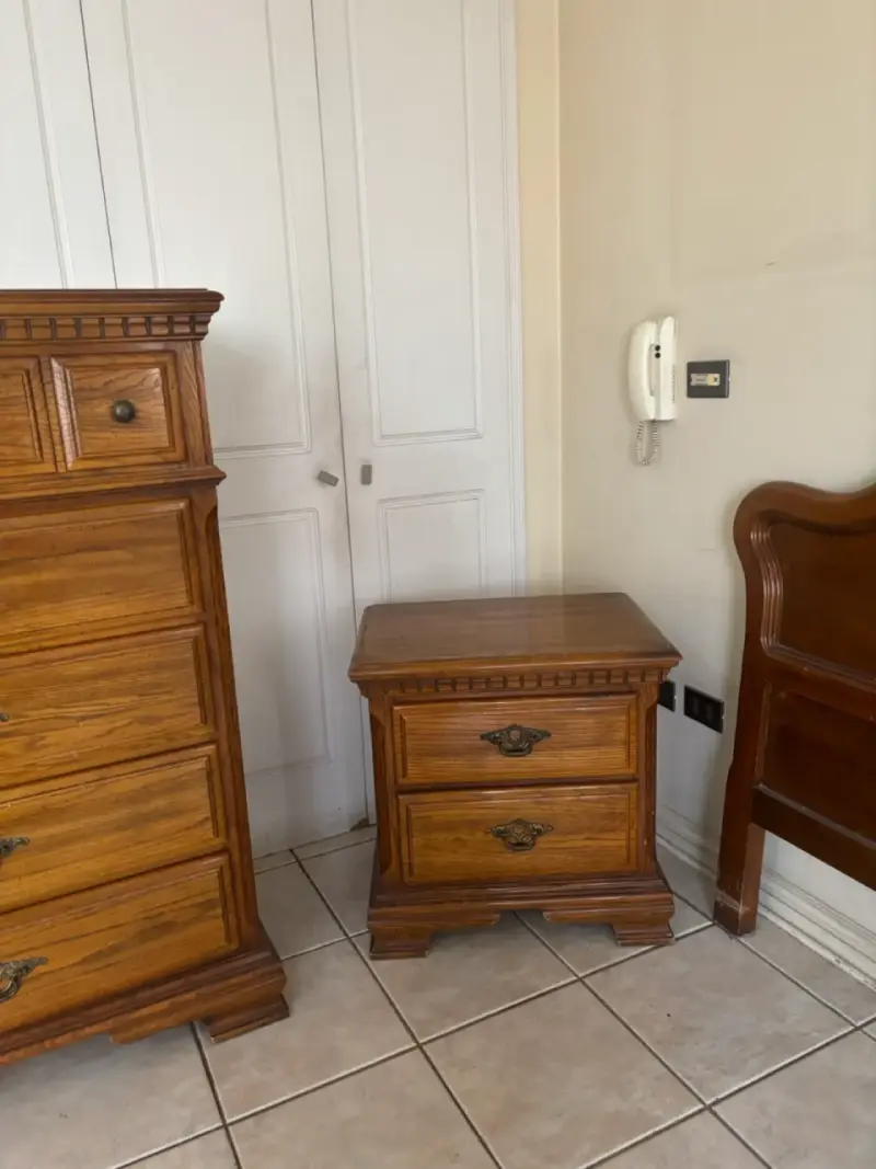 Juego de dormitorio de madera clásico - 2