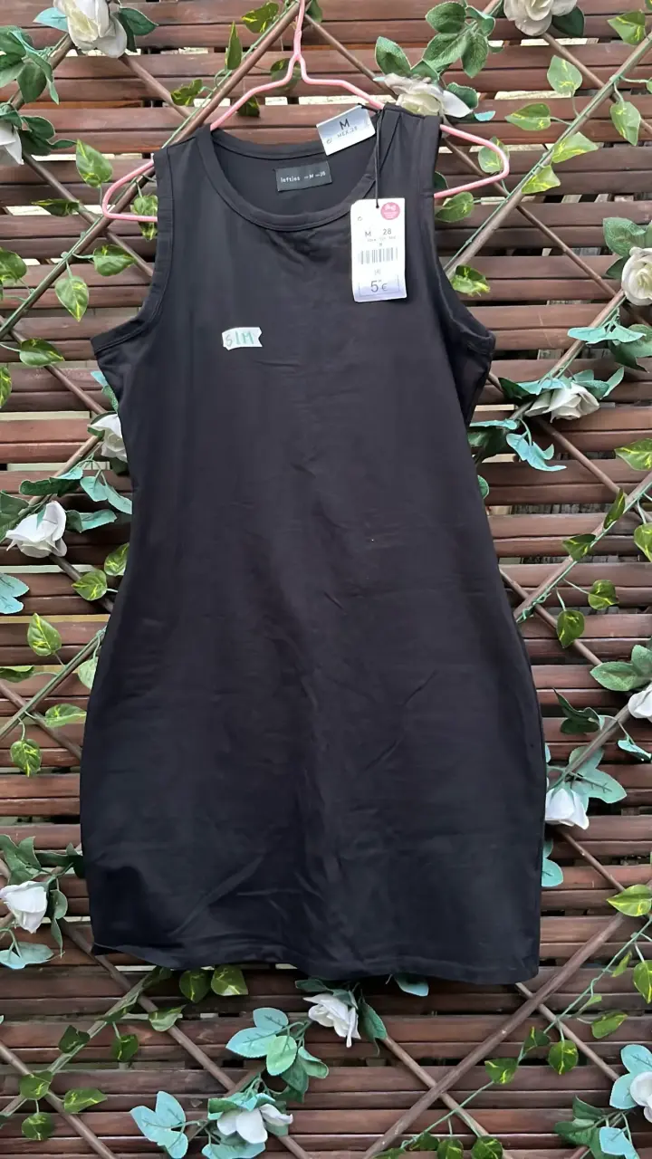 Vestido negro sin mangas talla M