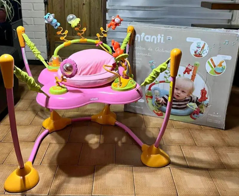 Centro de actividades Infanti rosa para bebé