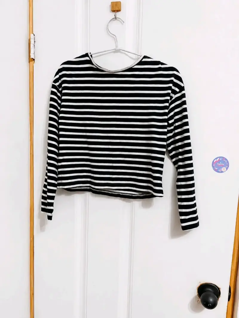 Polera a rayas blanco y negro manga larga MNG