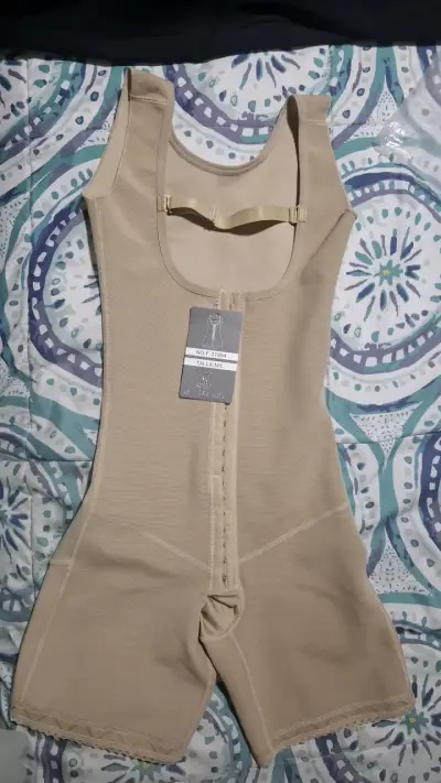 Faja modeladora beige talla M/L - miniatura 1