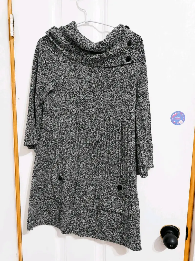 Bluzon de punto gris con cuello alto