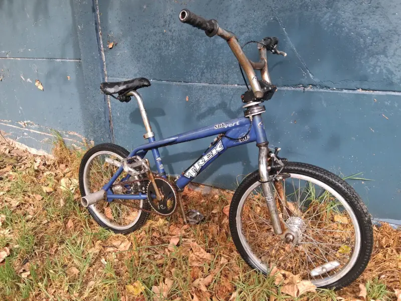 Bicicleta BMX Trek Subvert azul usada - 1