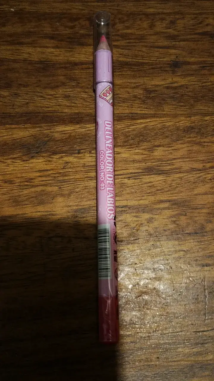 Delineador de labios color rosa