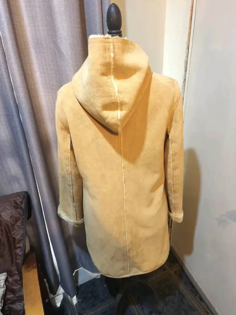Abrigo de gamuza con capucha beige - 2