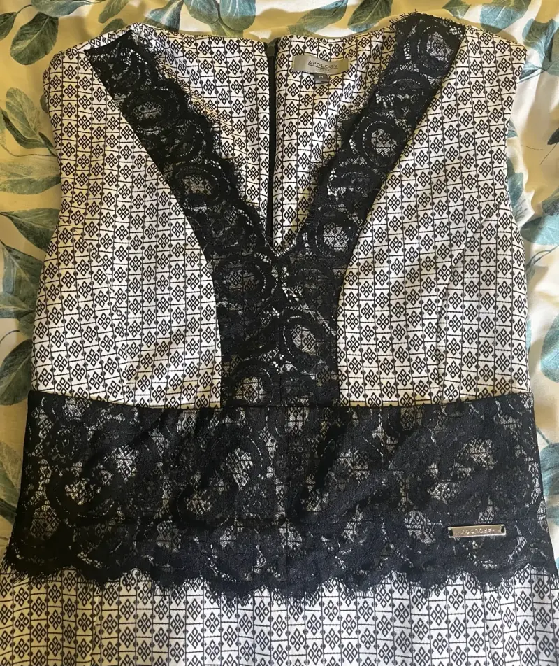 Vestido elegante con encaje negro Apology - 2