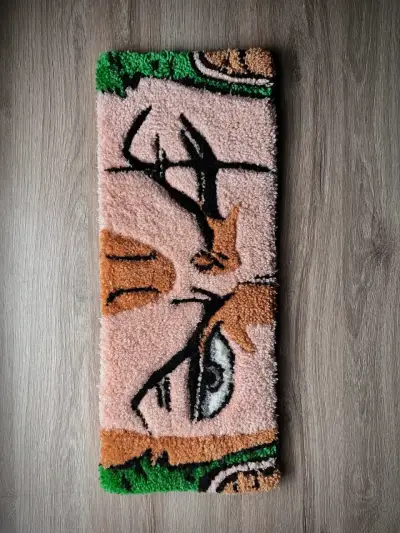 Alfombra tufting con diseño de personaje - miniatura 2
