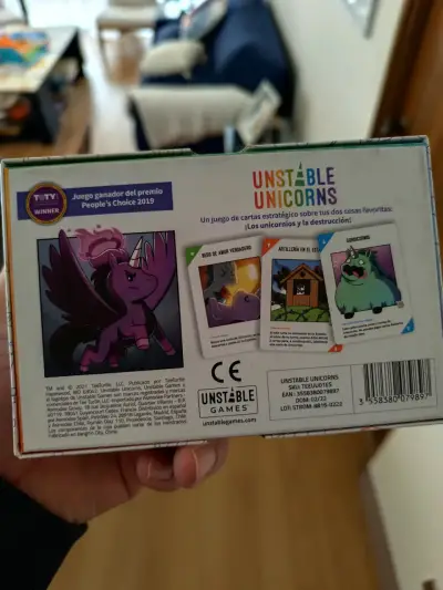 Juego de cartas Unstable Unicorns 2ª Edición - miniatura 2