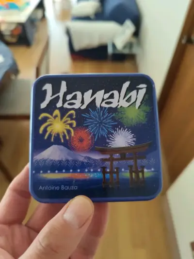 Juego de cartas Hanabi en caja metálica - miniatura 1