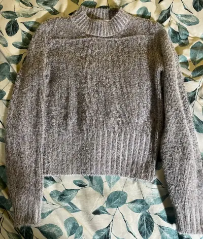 Suéter de lana gris marca iO - miniatura 1