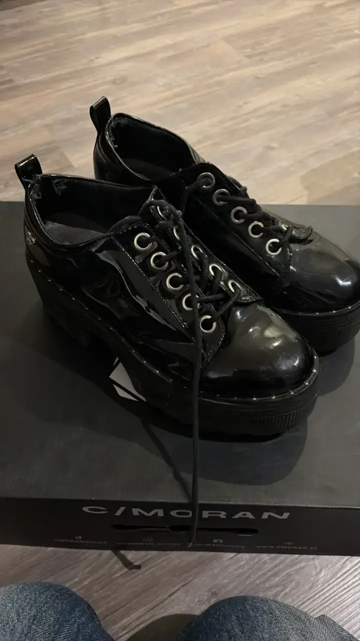 Zapatos de charol negro con plataforma C/Moran - 1