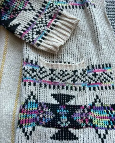 Cardigan de lana con diseño étnico - miniatura 3