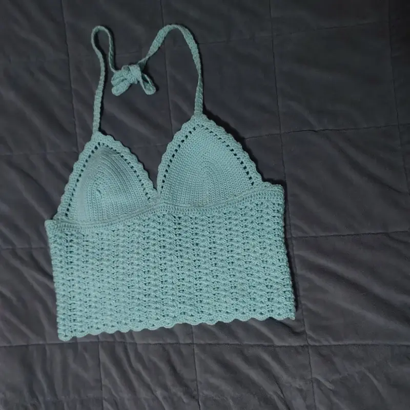 Top tejido a crochet color celeste