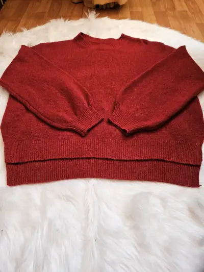 Suéter rojo de lana para invierno - miniatura 2