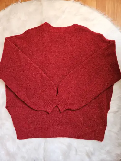 Suéter rojo de lana para invierno - miniatura 3
