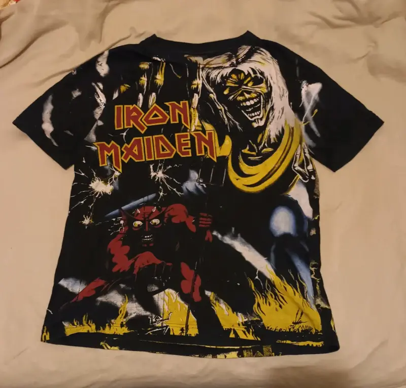 Polera Iron Maiden estampado gráfico