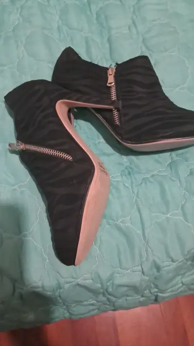 Botines de tacón alto negros estilo prin - miniatura 3